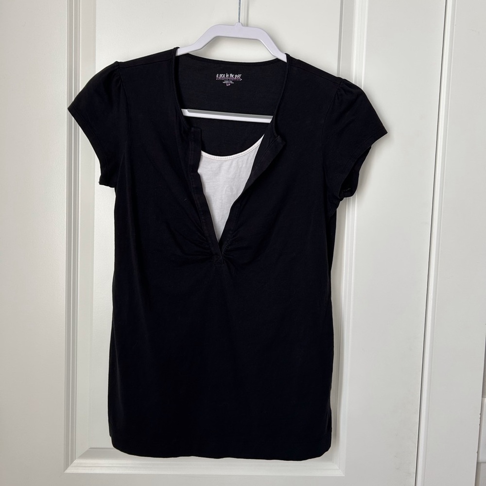 A Pea In the Pod Nursing Top Black and White Short Sleeve Small